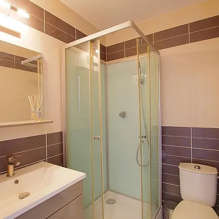 Apartment T2 Climatise A 5 Min De La 'calme & Confort' - 5 *